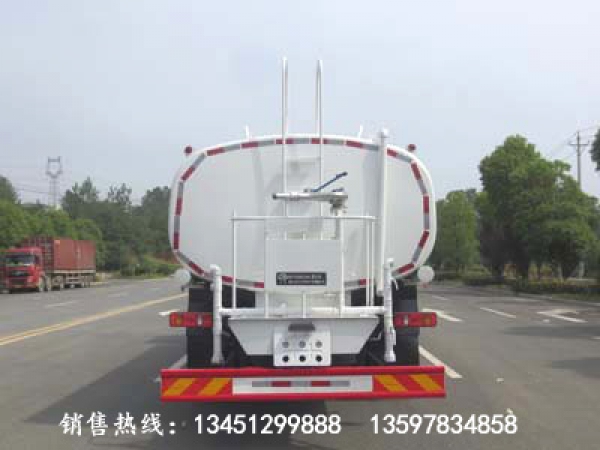 東風(fēng)后雙橋灑水車(國六)